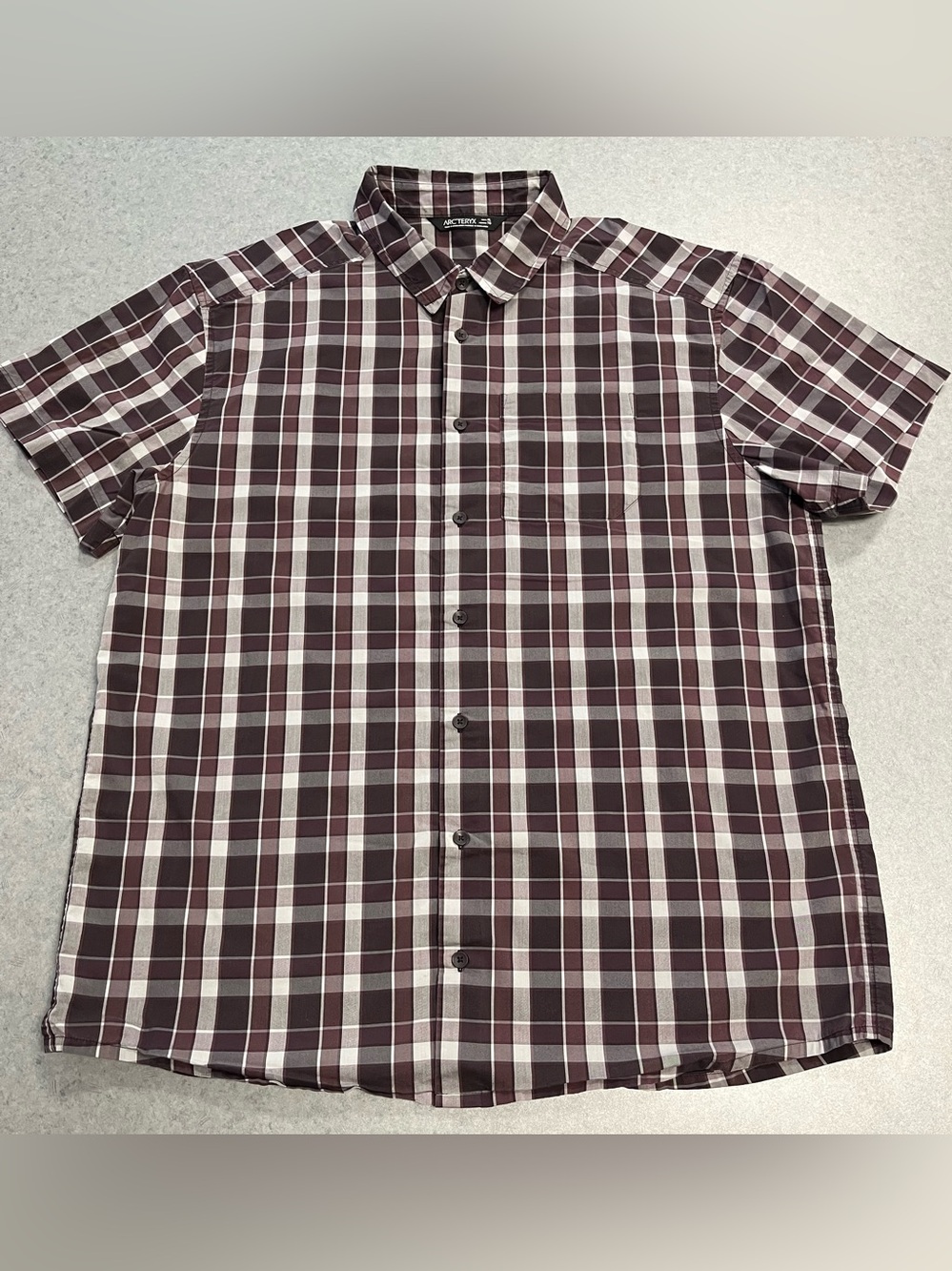 Arc'teryx Brown and White Plaid Short-Sleeve Button-Down—XL